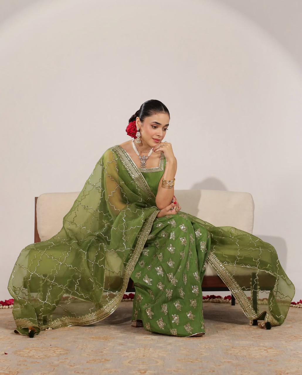 Women Clothing & Fashion Design Trends 2026 | Ezno Store Pakistan