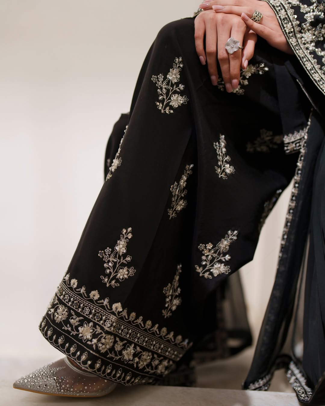Delicate embroidered dupatta Nayra Ezno summer collection