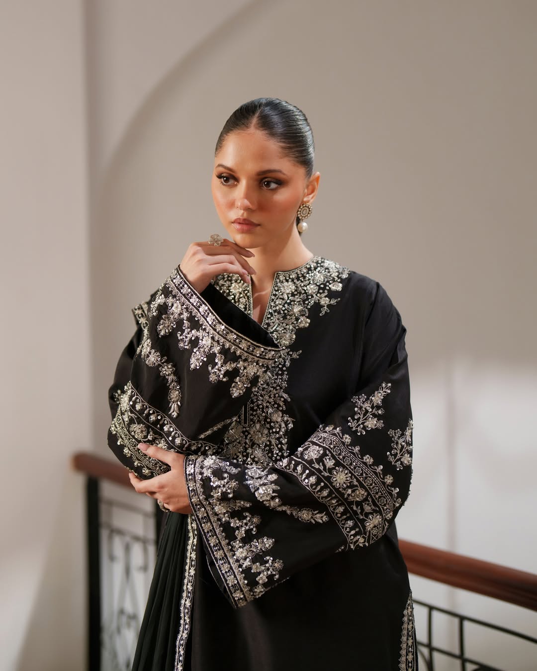 Nayra shirt with intricate embroidery Ezno