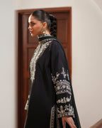 Delicate embroidered dupatta Nayra Ezno summer collection