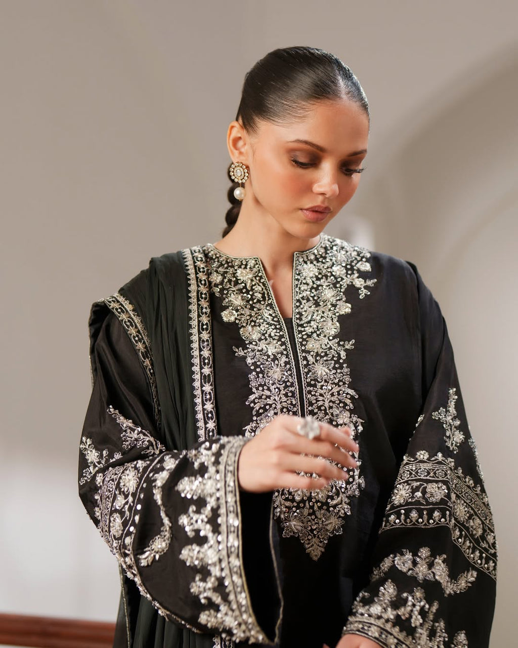 Nayra shirt with intricate embroidery Ezno