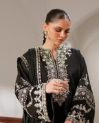 Nayra shirt with intricate embroidery Ezno