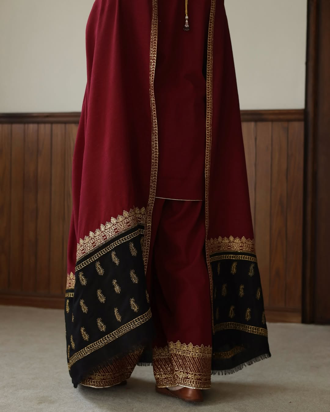 Maroon shawl with black and gold embroidered border Regal Ezno
