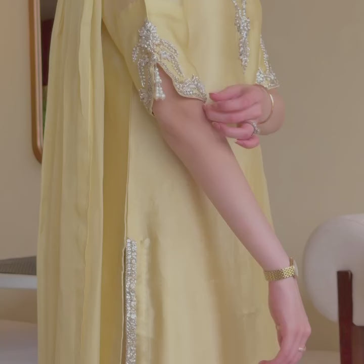 LIGHT YELLOW